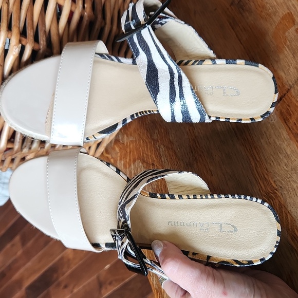 CL by Laundry Taylor Zebra Slide wedge heel Patten Leather Sz 7.5 - Picture 6 of 15